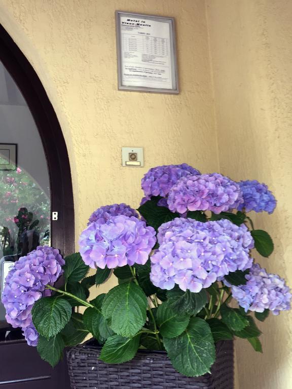 Motel Le Vieux Moulin LʼÎle-Rousse Zewnętrze zdjęcie