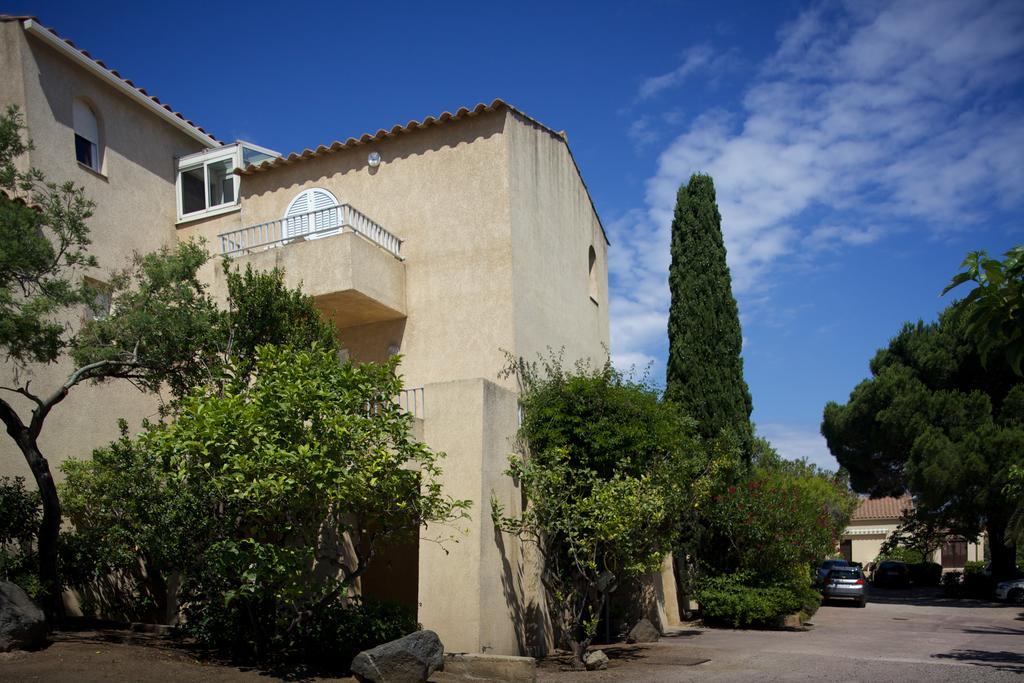 Motel Le Vieux Moulin LʼÎle-Rousse Zewnętrze zdjęcie
